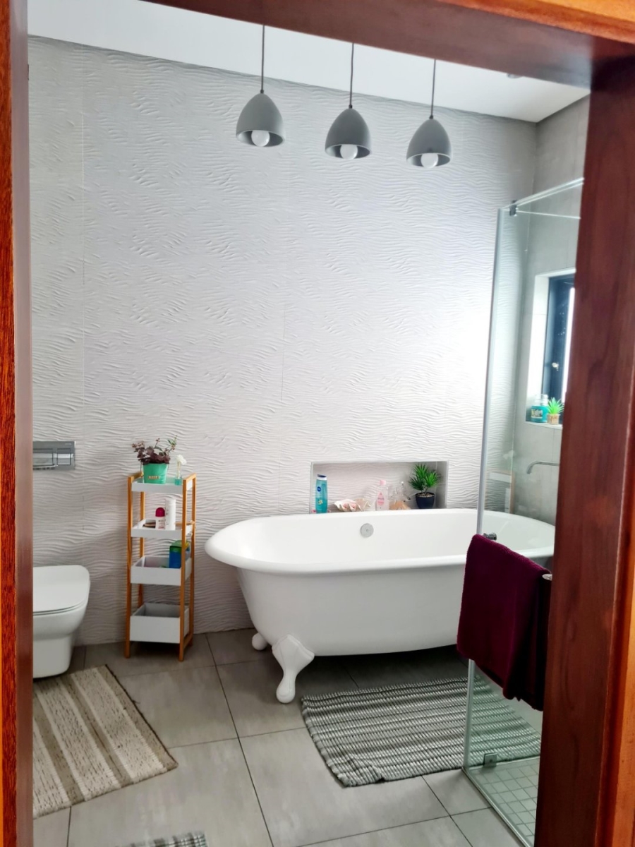 4 Bedroom Property for Sale in Heron Banks Golf Estate Free State